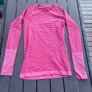Lululemon Swiftly Tech Long Sleeve Crew Size 6 Heathered Berry Rumble Pink